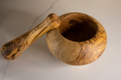 Mortier arrondi et pilon en bois d'olivier | Diamètre : 14cm - RusticOliveWoods